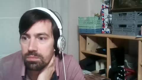 Snapshot of cleanwave chatting on 10/04/25, 10:30 cleanwave online show from 10/04/25, 10:30