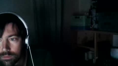 Snapshot of cleanwave chatting on 10/12/25, 01:26 cleanwave online show from 10/12/25, 01:26