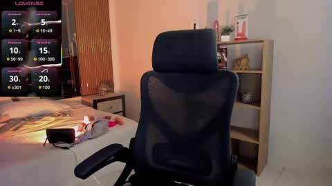 Cleo Adams online show from 10/09/25, 05:05