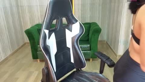 Clementine online show from 10/19/25, 12:17