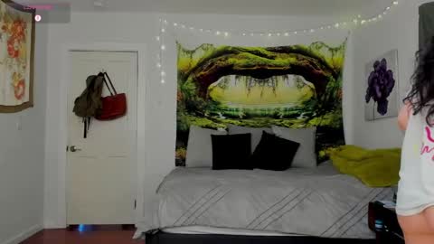 Snapshot of cleo_cam chatting on 05/15/26, 01:23 Cleo Schedule Updates online show from 05/15/26, 01:23
