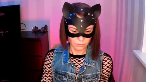 Snapshot of cleo_catra chatting on 10/27/25, 12:09 cleo_catra online show from 10/27/25, 12:09