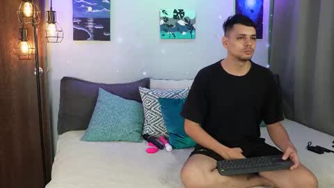 Snapshot of cleoanubis_ chatting on 10/26/25, 07:03 Girl Juliana and Federico online show from 10/26/25, 07:03