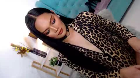 Cleo online show from 11/12/25, 11:03