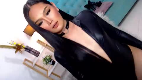 Cleo online show from 11/30/25, 11:42