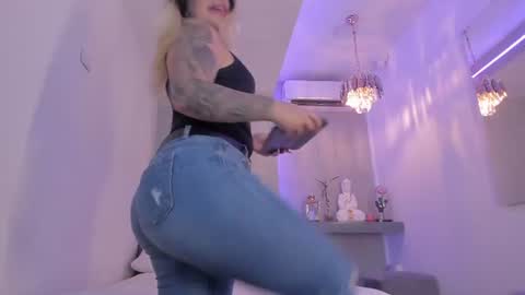 . Cleo Jhonson . online show from 06/19/26, 02:49