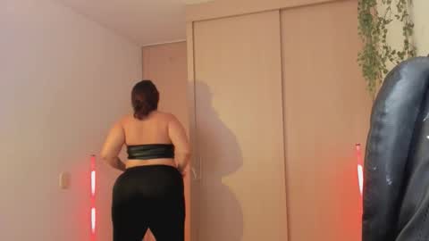 Snapshot of cleopatra_col chatting on 02/21/26, 10:22 Cleopatra online show from 02/21/26, 10:22