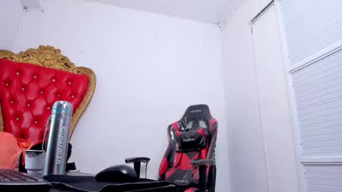         online show from 02/11/25, 06:33