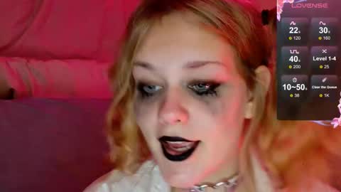 Snapshot of cleovixes chatting on 10/20/25, 04:24 Cleo online show from 10/20/25, 04:24