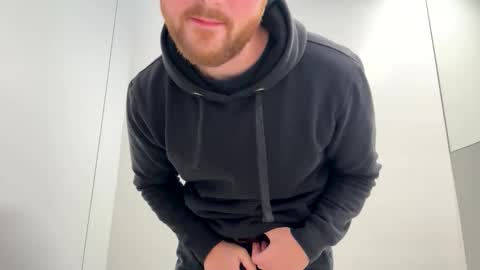 Snapshot of cleurj chatting on 10/21/25, 05:46 cleurj online show from 10/21/25, 05:46