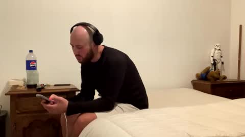 Snapshot of cleurj chatting on 10/29/25, 09:05 cleurj online show from 10/29/25, 09:05