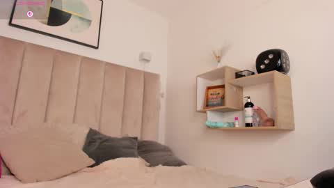 clhoe_johnson_ online show from 09/26/25, 12:20