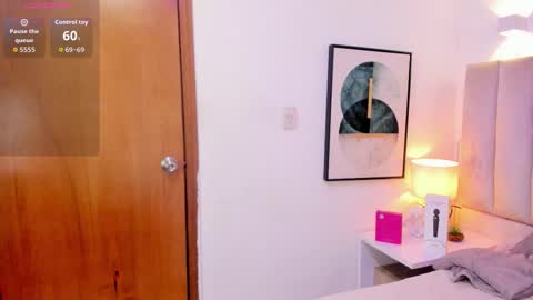 clhoe_johnson_ online show from 11/17/25, 12:55