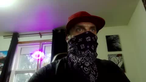 Snapshot of clintwood12 chatting on 11/03/25, 10:10 chad online show from 11/03/25, 10:10