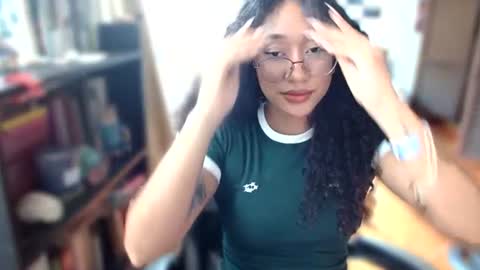 Snapshot of clitia_xx chatting on 06/16/26, 06:21 Clitia online show from 06/16/26, 06:21
