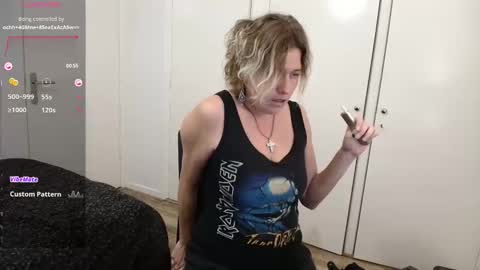 Snapshot of clittytastic chatting on 12/03/25, 03:32 Syl online show from 12/03/25, 03:32