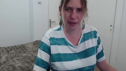 Snapshot of clittytastic chatting on 12/22/25, 10:18 Syl online show from 12/22/25, 10:18