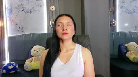 Snapshot of cloe16_ chatting on 03/07/26, 10:12 Cloe online show from 03/07/26, 10:12
