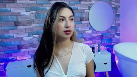 Snapshot of cloe_1tay chatting on 03/19/26, 03:21 cloe_1tay online show from 03/19/26, 03:21