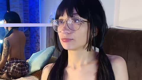 Snapshot of cloe_leeee chatting on 09/17/25, 01:02 Cloe Leeee online show from 09/17/25, 01:02