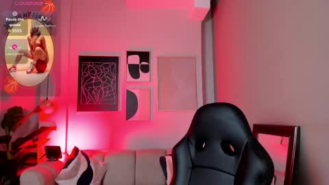 Snapshot of cloe_martinez_ chatting on 09/20/25, 11:17 Cloe online show from 09/20/25, 11:17