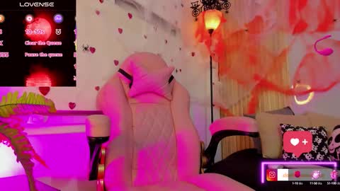 Snapshot of cloe_morningstarr chatting on 10/12/25, 10:20 Cloe online show from 10/12/25, 10:20