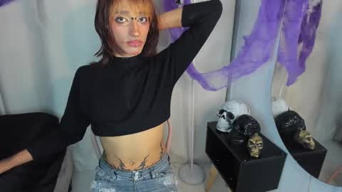 Snapshot of cloe_morningstarr chatting on 10/21/25, 11:27 Cloe online show from 10/21/25, 11:27