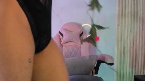 Snapshot of cloe_morningstarr chatting on 11/22/25, 03:33 Cloe online show from 11/22/25, 03:33