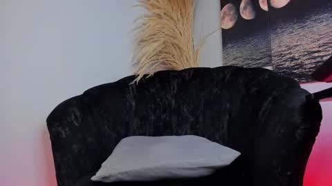 Snapshot of cloe_morningstarr chatting on 11/28/25, 06:32 Cloe online show from 11/28/25, 06:32