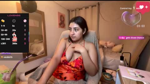 cloe small online show from 10/09/25, 02:20