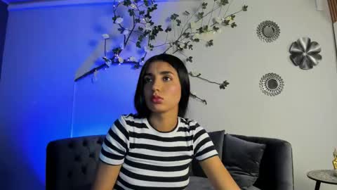 CLOE  online show from 11/03/25, 07:59