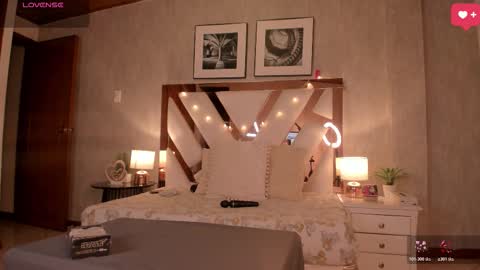 Cloe x Billy online show from 11/27/25, 08:00