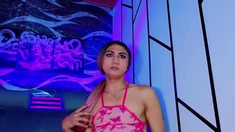 Snapshot of cloee_cameron chatting on 05/24/26, 01:32 cloee_cameron online show from 05/24/26, 01:32