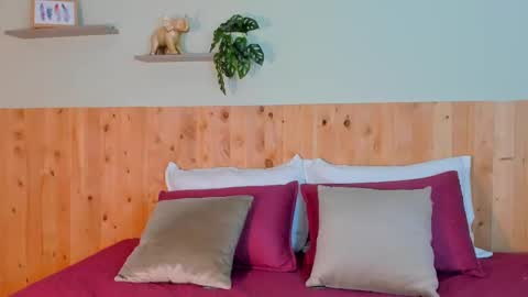 Chloe Smith online show from 09/24/25, 11:13