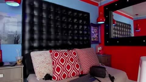 Snapshot of cloerodriguez chatting on 11/05/25, 07:36 ---Cloe--- online show from 11/05/25, 07:36