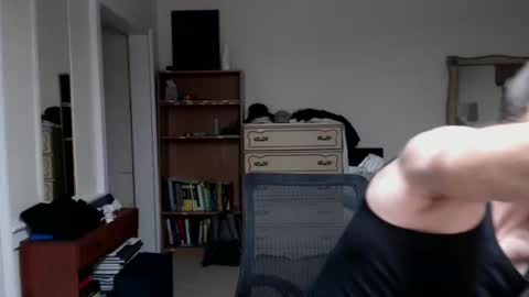 Snapshot of cloud900x chatting on 10/07/25, 12:19 Cloud online show from 10/07/25, 12:19