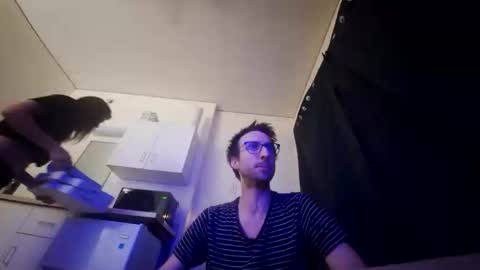 Snapshot of cloudperson chatting on 11/14/25, 08:35 cloudperson online show from 11/14/25, 08:35