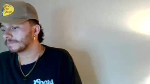 Snapshot of cloudyydayzz chatting on 03/19/26, 02:37 tallhungandcloudy online show from 03/19/26, 02:37