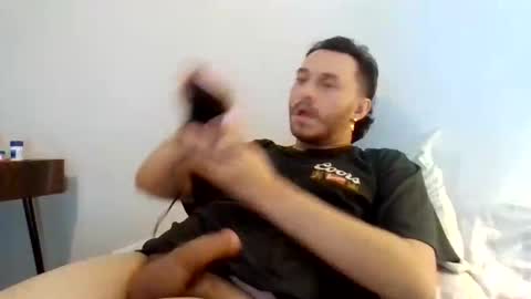 Snapshot of cloudyydayzz chatting on 03/19/26, 02:43 tallhungandcloudy online show from 03/19/26, 02:43