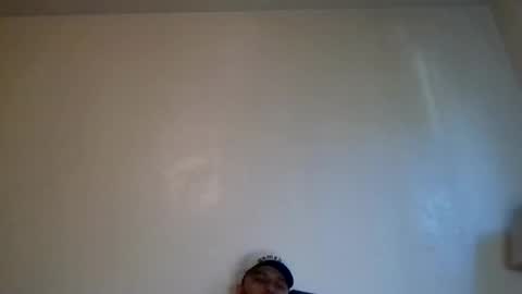 Snapshot of cloudyydayzz chatting on 03/25/26, 10:49 tallhungandcloudy online show from 03/25/26, 10:49