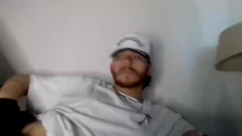 Snapshot of cloudyydayzz chatting on 04/02/26, 01:58 tallhungandcloudy online show from 04/02/26, 01:58