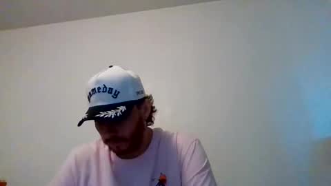 Snapshot of cloudyydayzz chatting on 04/07/26, 01:50 tallhungandcloudy online show from 04/07/26, 01:50