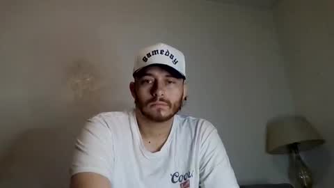 Snapshot of cloudyydayzz chatting on 04/11/26, 06:40 tallhungandcloudy online show from 04/11/26, 06:40