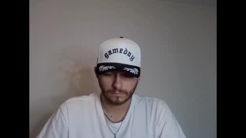Snapshot of cloudyydayzz chatting on 04/11/26, 09:46 tallhungandcloudy online show from 04/11/26, 09:46