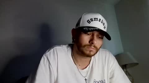 Snapshot of cloudyydayzz chatting on 04/11/26, 09:52 tallhungandcloudy online show from 04/11/26, 09:52