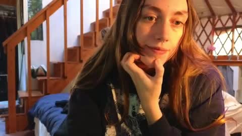 Clover online show from 01/09/25, 08:55