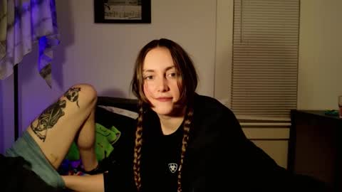 Clover online show from 11/25/25, 05:07