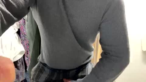 Snapshot of clovershit1 chatting on 11/14/25, 02:27 clovershit1 online show from 11/14/25, 02:27