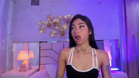 Snapshot of cloy_baby chatting on 06/04/26, 03:40 Eilyn online show from 06/04/26, 03:40