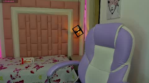 Snapshot of cloybabee chatting on 06/14/26, 03:30 CLOE online show from 06/14/26, 03:30